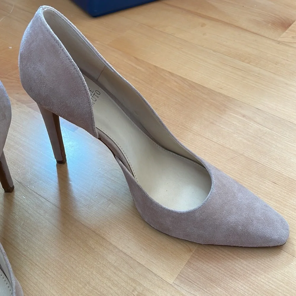 Vince Camuto suede Dorsey heels - Picture 9 of 12